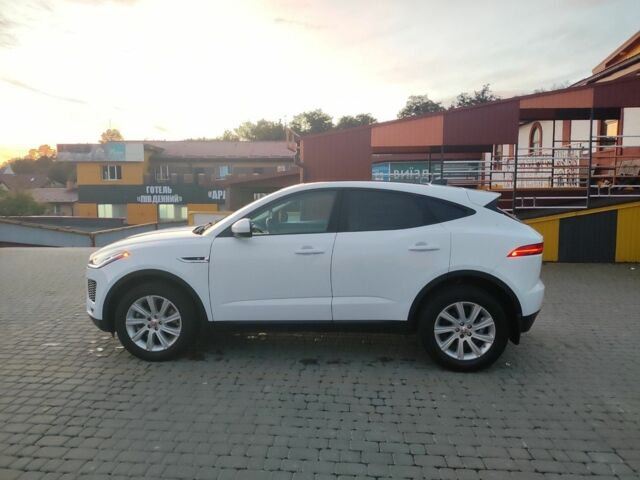 Білий Ягуар Ф-Пейс, об'ємом двигуна 2 л та пробігом 117 тис. км за 17921 $, фото 4 на Automoto.ua