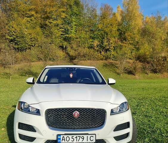 Белый Ягуар Ф-Пейс, объемом двигателя 2 л и пробегом 125 тыс. км за 30000 $, фото 31 на Automoto.ua