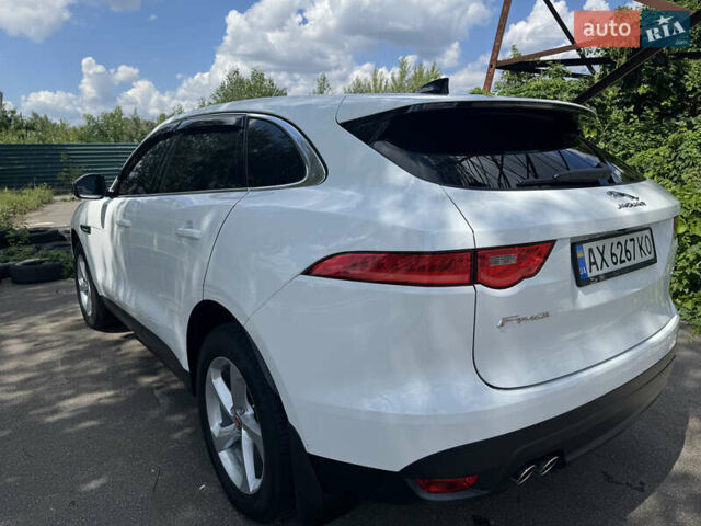 Білий Ягуар Ф-Пейс, об'ємом двигуна 2 л та пробігом 33 тис. км за 36999 $, фото 6 на Automoto.ua