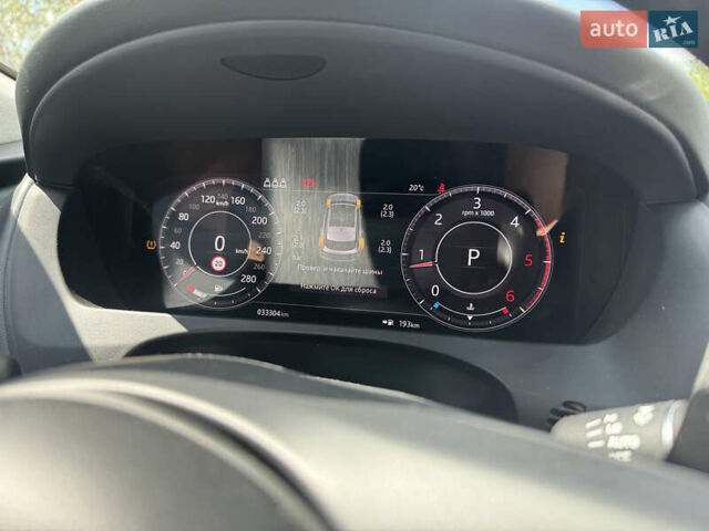 Белый Ягуар Ф-Пейс, объемом двигателя 2 л и пробегом 35 тыс. км за 35500 $, фото 16 на Automoto.ua