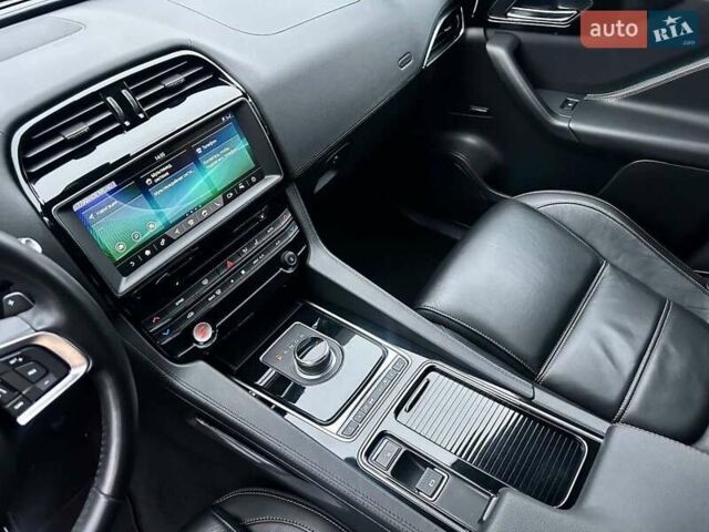 Ягуар Ф-Пейс 2020 в Николаеве на Automoto.ua Белый Ягуар Ф-Пейс, объемом двигателя 2 л и пробегом 78 тыс. км за 35000 $, фото 15 на Automoto.ua