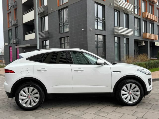 Белый Ягуар Ф-Пейс, объемом двигателя 2 л и пробегом 42 тыс. км за 27999 $, фото 6 на Automoto.ua
