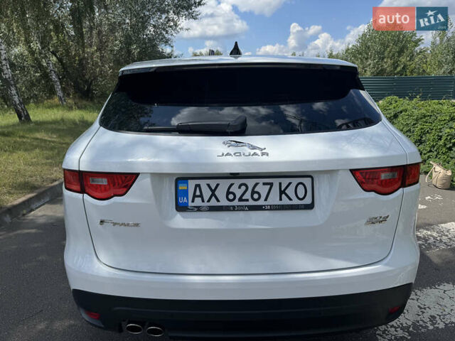 Білий Ягуар Ф-Пейс, об'ємом двигуна 2 л та пробігом 33 тис. км за 36999 $, фото 5 на Automoto.ua