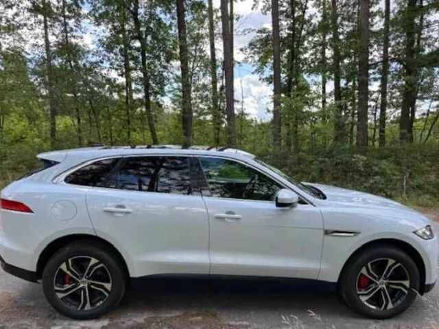 Белый Ягуар Ф-Пейс, объемом двигателя 3 л и пробегом 94 тыс. км за 18300 $, фото 4 на Automoto.ua