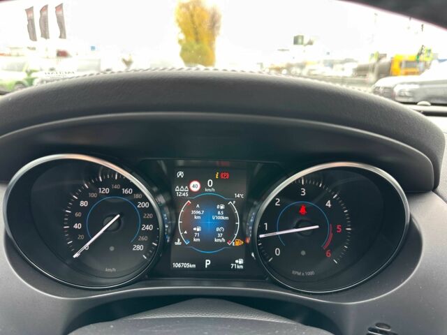 Белый Ягуар Ф-Пейс, объемом двигателя 2 л и пробегом 106 тыс. км за 29900 $, фото 13 на Automoto.ua