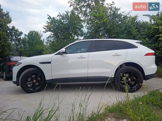 Білий Ягуар Ф-Пейс, об'ємом двигуна 2 л та пробігом 129 тис. км за 26200 $, фото 9 на Automoto.ua