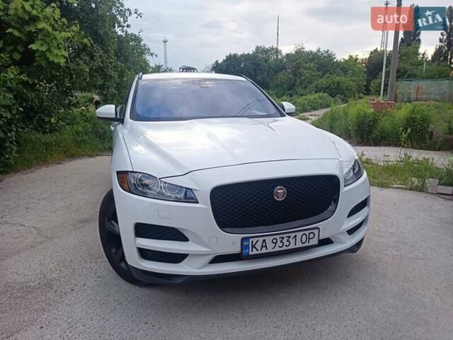 Білий Ягуар Ф-Пейс, об'ємом двигуна 2 л та пробігом 129 тис. км за 26200 $, фото 8 на Automoto.ua