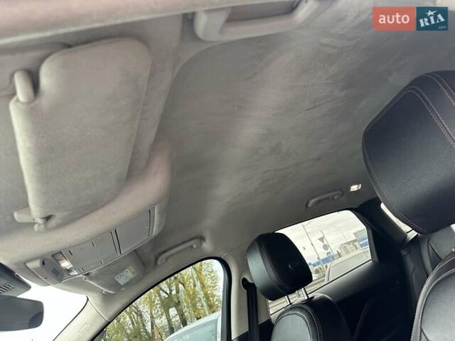 Білий Ягуар Ф-Пейс, об'ємом двигуна 2 л та пробігом 106 тис. км за 29900 $, фото 31 на Automoto.ua