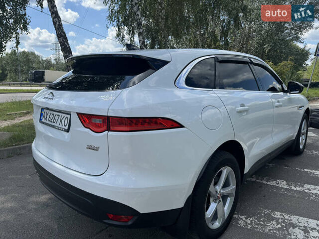 Белый Ягуар Ф-Пейс, объемом двигателя 2 л и пробегом 35 тыс. км за 35500 $, фото 4 на Automoto.ua