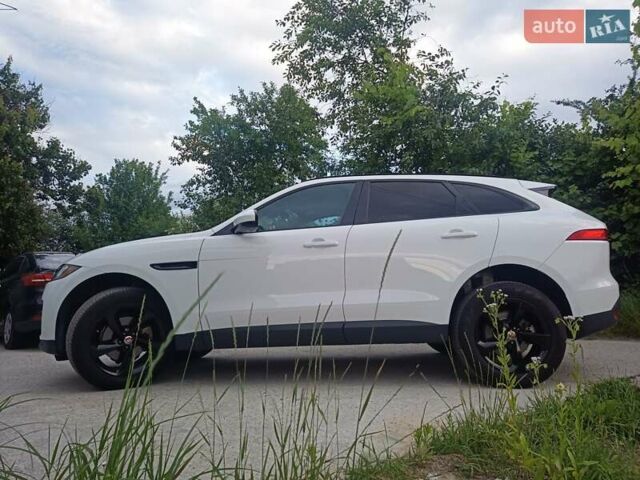 Білий Ягуар Ф-Пейс, об'ємом двигуна 2 л та пробігом 129 тис. км за 26200 $, фото 4 на Automoto.ua