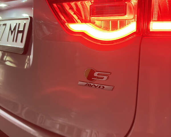 Белый Ягуар Ф-Пейс, объемом двигателя 3 л и пробегом 27 тыс. км за 29300 $, фото 10 на Automoto.ua