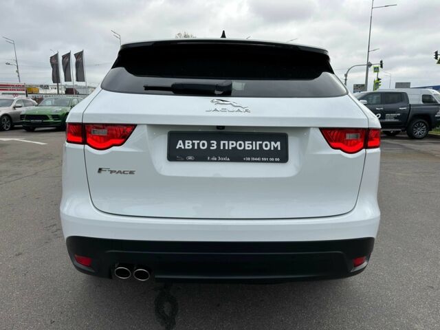 Белый Ягуар Ф-Пейс, объемом двигателя 2 л и пробегом 106 тыс. км за 29900 $, фото 5 на Automoto.ua