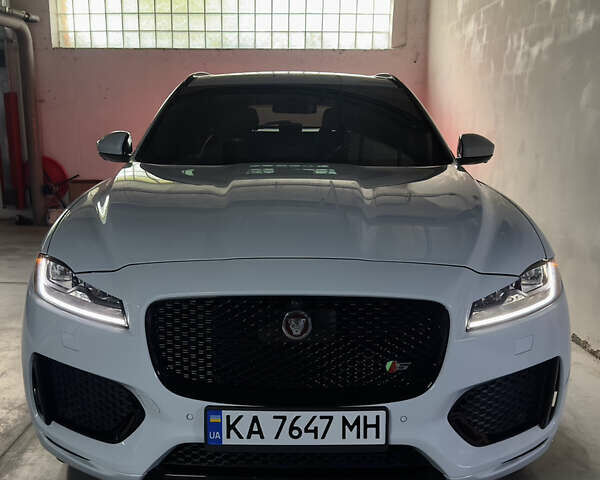 Белый Ягуар Ф-Пейс, объемом двигателя 3 л и пробегом 27 тыс. км за 29300 $, фото 26 на Automoto.ua