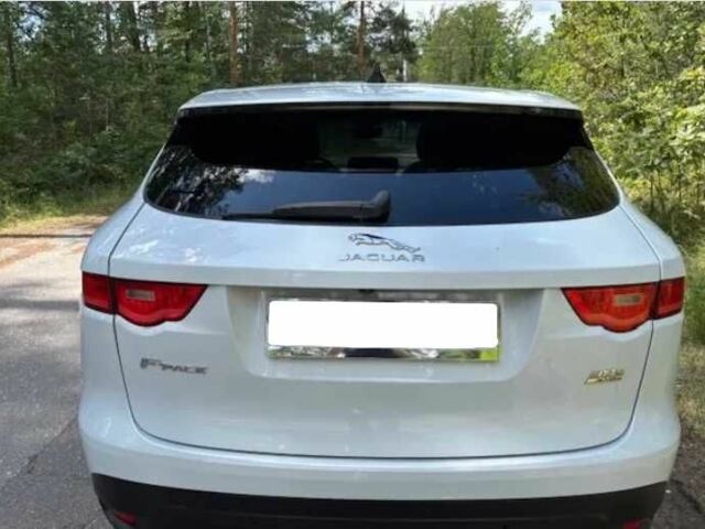 Белый Ягуар Ф-Пейс, объемом двигателя 3 л и пробегом 94 тыс. км за 18300 $, фото 3 на Automoto.ua