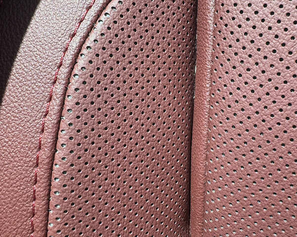 Белый Ягуар Ф-Пейс, объемом двигателя 2 л и пробегом 35 тыс. км за 35500 $, фото 21 на Automoto.ua