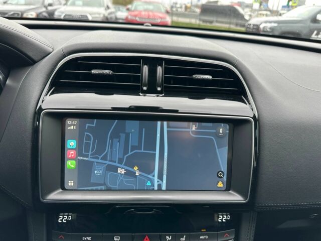 Белый Ягуар Ф-Пейс, объемом двигателя 2 л и пробегом 106 тыс. км за 29900 $, фото 19 на Automoto.ua