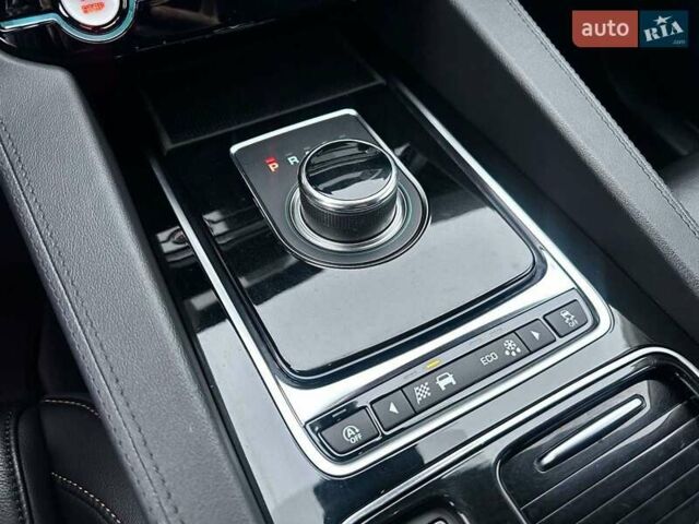 Ягуар Ф-Пейс 2020 в Николаеве на Automoto.ua Белый Ягуар Ф-Пейс, объемом двигателя 2 л и пробегом 78 тыс. км за 35000 $, фото 14 на Automoto.ua