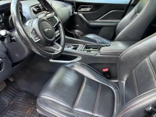 Белый Ягуар Ф-Пейс, объемом двигателя 3 л и пробегом 94 тыс. км за 18300 $, фото 7 на Automoto.ua