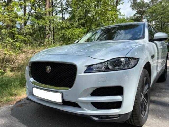 Белый Ягуар Ф-Пейс, объемом двигателя 3 л и пробегом 94 тыс. км за 18300 $, фото 1 на Automoto.ua