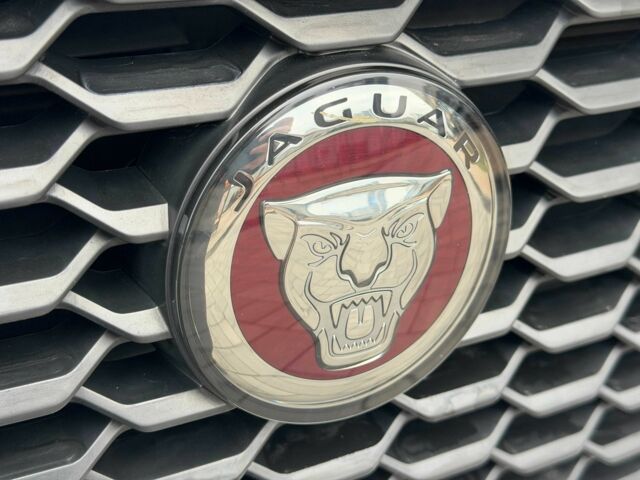 Белый Ягуар Ф-Пейс, объемом двигателя 2 л и пробегом 42 тыс. км за 27999 $, фото 23 на Automoto.ua