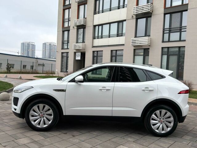 Белый Ягуар Ф-Пейс, объемом двигателя 2 л и пробегом 42 тыс. км за 27999 $, фото 10 на Automoto.ua