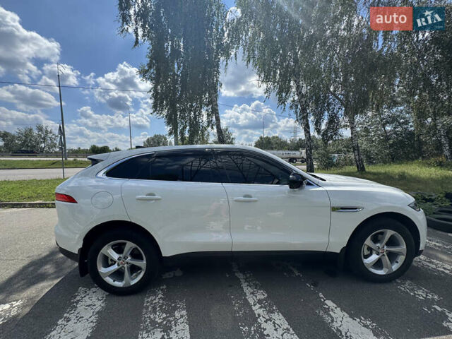 Белый Ягуар Ф-Пейс, объемом двигателя 2 л и пробегом 35 тыс. км за 35500 $, фото 3 на Automoto.ua