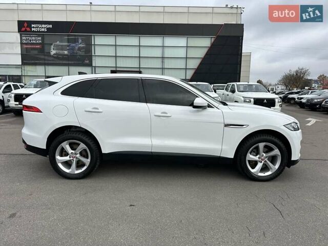 Білий Ягуар Ф-Пейс, об'ємом двигуна 2 л та пробігом 106 тис. км за 29900 $, фото 8 на Automoto.ua