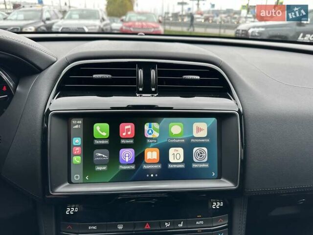 Білий Ягуар Ф-Пейс, об'ємом двигуна 2 л та пробігом 106 тис. км за 29900 $, фото 26 на Automoto.ua