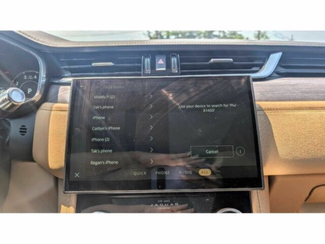 Білий Ягуар Ф-Пейс, об'ємом двигуна 3 л та пробігом 43 тис. км за 15500 $, фото 11 на Automoto.ua
