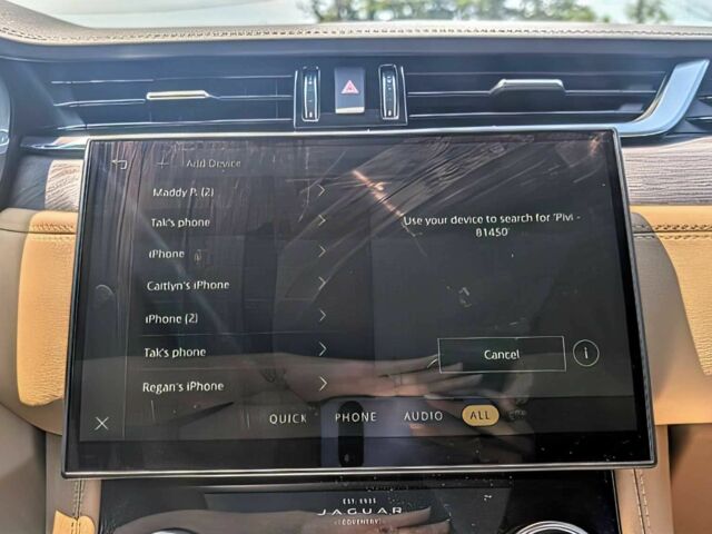 Білий Ягуар Ф-Пейс, об'ємом двигуна 3 л та пробігом 17 тис. км за 27800 $, фото 10 на Automoto.ua