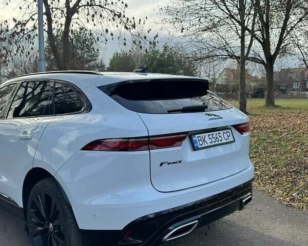 Белый Ягуар Ф-Пейс, объемом двигателя 3 л и пробегом 25 тыс. км за 36000 $, фото 8 на Automoto.ua