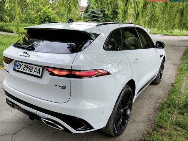 Белый Ягуар Ф-Пейс, объемом двигателя 3 л и пробегом 48 тыс. км за 55500 $, фото 17 на Automoto.ua