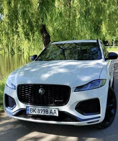 Белый Ягуар Ф-Пейс, объемом двигателя 3 л и пробегом 48 тыс. км за 55500 $, фото 10 на Automoto.ua