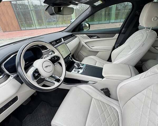 Белый Ягуар Ф-Пейс, объемом двигателя 3 л и пробегом 24 тыс. км за 36000 $, фото 15 на Automoto.ua