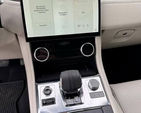 Белый Ягуар Ф-Пейс, объемом двигателя 3 л и пробегом 24 тыс. км за 36000 $, фото 16 на Automoto.ua