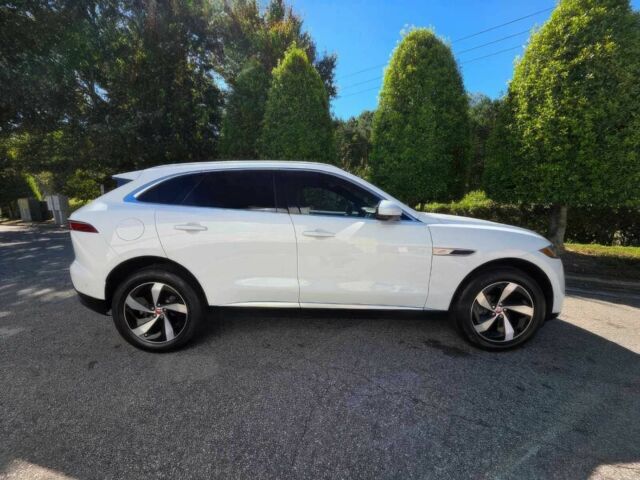 Білий Ягуар Ф-Пейс, об'ємом двигуна 2 л та пробігом 12 тис. км за 17600 $, фото 3 на Automoto.ua