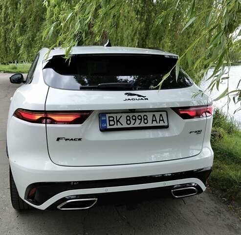 Белый Ягуар Ф-Пейс, объемом двигателя 3 л и пробегом 48 тыс. км за 55500 $, фото 16 на Automoto.ua