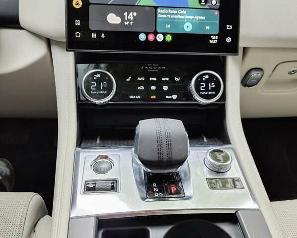 Белый Ягуар Ф-Пейс, объемом двигателя 3 л и пробегом 48 тыс. км за 55500 $, фото 27 на Automoto.ua