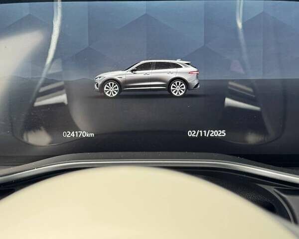 Белый Ягуар Ф-Пейс, объемом двигателя 3 л и пробегом 24 тыс. км за 36000 $, фото 17 на Automoto.ua