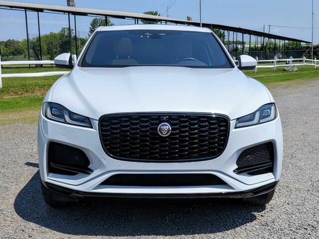 Білий Ягуар Ф-Пейс, об'ємом двигуна 3 л та пробігом 17 тис. км за 27800 $, фото 1 на Automoto.ua