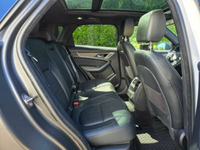 Білий Ягуар Ф-Пейс, об'ємом двигуна 2 л та пробігом 12 тис. км за 17600 $, фото 10 на Automoto.ua