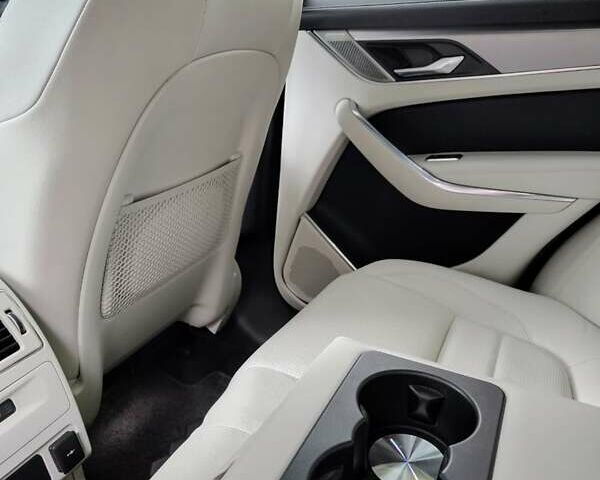 Белый Ягуар Ф-Пейс, объемом двигателя 3 л и пробегом 48 тыс. км за 55500 $, фото 35 на Automoto.ua