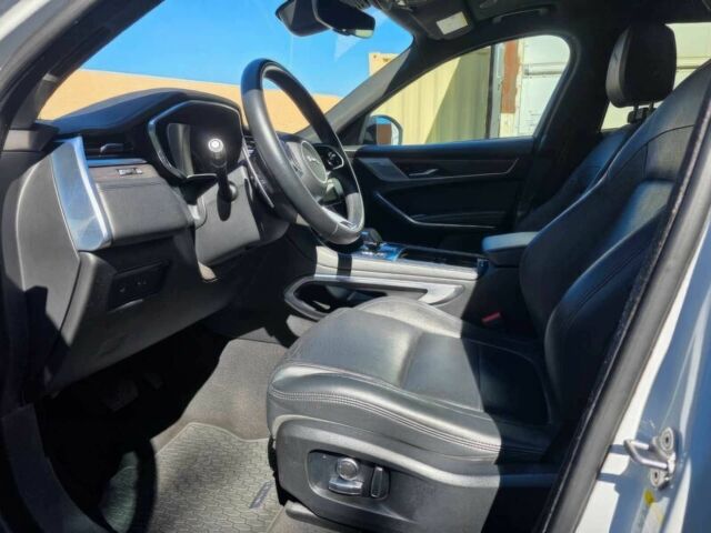 Білий Ягуар Ф-Пейс, об'ємом двигуна 2 л та пробігом 12 тис. км за 17600 $, фото 8 на Automoto.ua