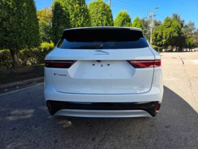 Білий Ягуар Ф-Пейс, об'ємом двигуна 2 л та пробігом 12 тис. км за 17600 $, фото 6 на Automoto.ua