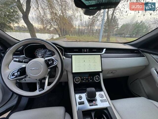 Белый Ягуар Ф-Пейс, объемом двигателя 3 л и пробегом 25 тыс. км за 36000 $, фото 15 на Automoto.ua