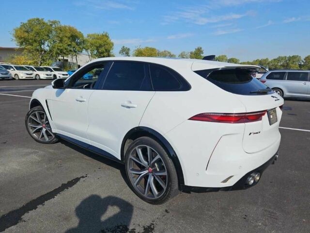 Белый Ягуар Ф-Пейс, объемом двигателя 0 л и пробегом 34 тыс. км за 39500 $, фото 10 на Automoto.ua