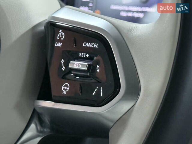 Білий Ягуар Ф-Пейс, об'ємом двигуна 2 л та пробігом 15 тис. км за 45000 $, фото 14 на Automoto.ua