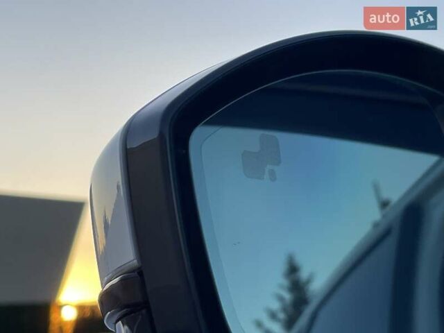 Белый Ягуар Ф-Пейс, объемом двигателя 2 л и пробегом 38 тыс. км за 45500 $, фото 6 на Automoto.ua