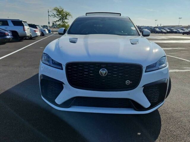 Белый Ягуар Ф-Пейс, объемом двигателя 0 л и пробегом 34 тыс. км за 39500 $, фото 4 на Automoto.ua