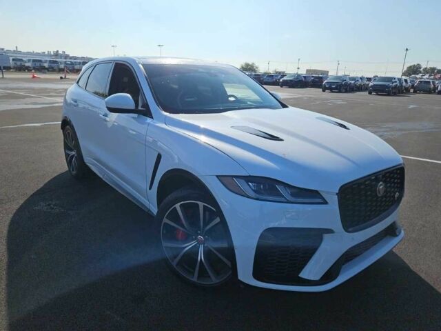 Белый Ягуар Ф-Пейс, объемом двигателя 0 л и пробегом 34 тыс. км за 39500 $, фото 3 на Automoto.ua